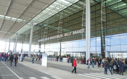 Berlin Airport Brandenburg Taxi and chauffeur service on Mercedes V class, transfer by Mercedes Sclass, Minivan or VIANO Berlin Airport Brandenburg Taxi and chauffeur service on Mercedes V class, transfer by Mercedes Sclass, Minivan or VIANO