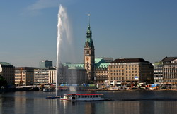 Hamburg Taxi and chauffeur service on Mercedes V class, transfer by Mercedes Sclass, Minivan or VIANO Hamburg Taxi and chauffeur service on Mercedes V class, transfer by Mercedes Sclass, Minivan or VIANO
