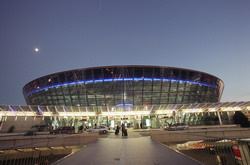 Nice Airport Cote d`Azur Taxi and chauffeur service on Mercedes V class, transfer by Mercedes Sclass, Minivan or VIANO Nice Airport Cote d`Azur Taxi and chauffeur service on Mercedes V class, transfer by Mercedes Sclass, Minivan or VIANO